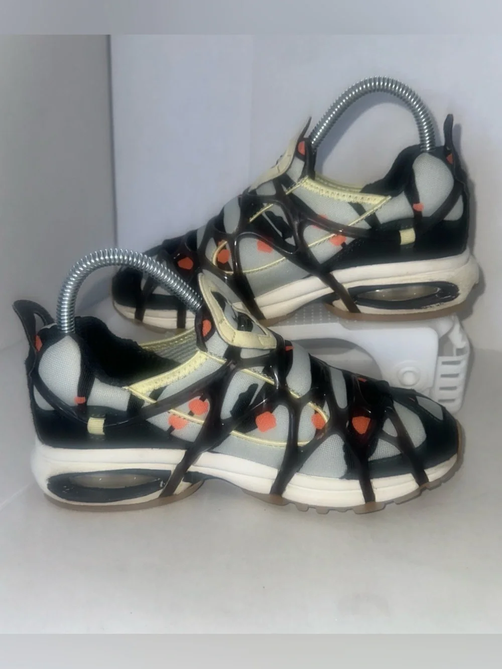 BOY’S, NIKE SHOES, ATHLECTIC, BRAND NEW, MULTI COLOR, SIZE 4